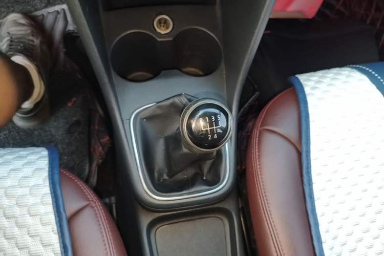 Used Volkswagen Polo 2016 1.4L Manual Fashion Model Gear Lever