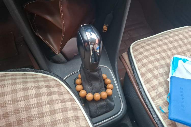 Used Volkswagen Polo 2016 1.4L Automatic Trendy Model Gear Lever