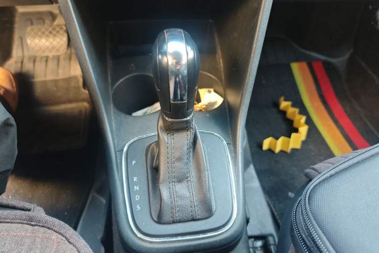 Used Volkswagen Polo 2016 1.4L Automatic Trendy Model Gear Lever