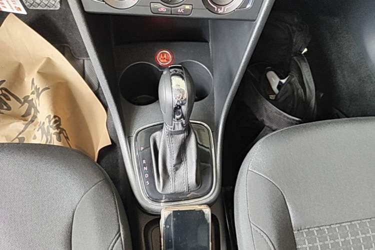 Used Volkswagen Polo 2016 1.6L Automatic Comfort Model Gear Lever