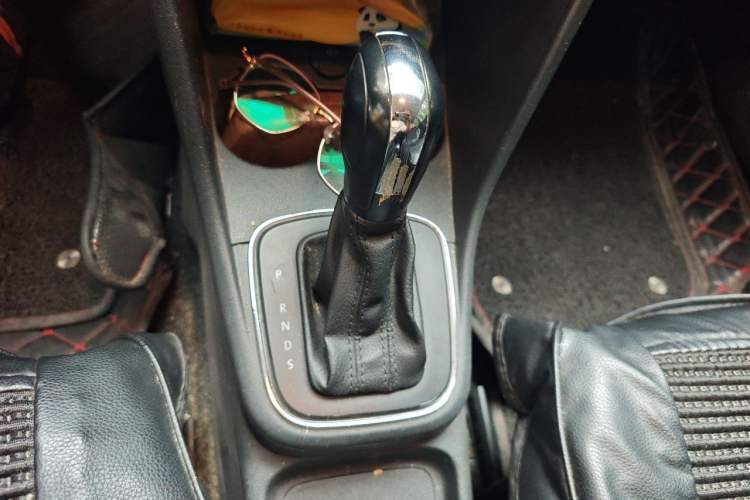 Used Volkswagen Polo 2016 1.4L Automatic Trendy Model Gear Lever