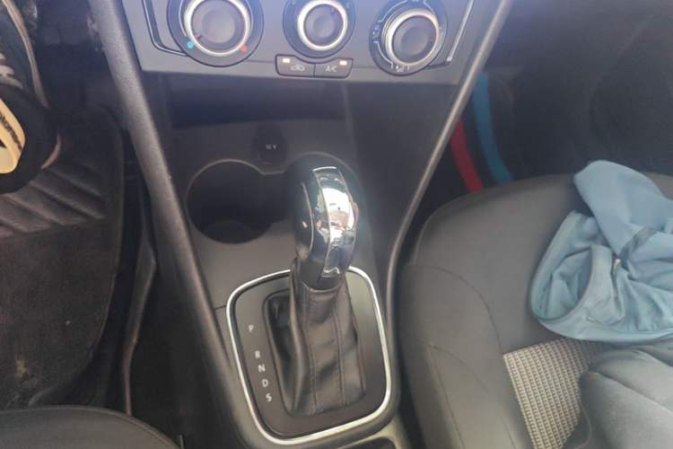 Used Volkswagen Polo 2016 1.4L Automatic Trendy Model Gear Lever