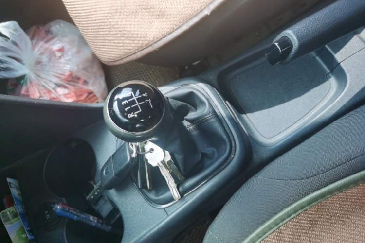 Used Volkswagen Polo 2016 1.4L Manual Fashion Model Gear Lever