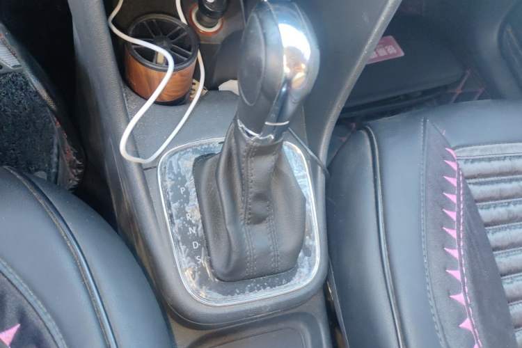 Used Volkswagen Polo 2016 1.6L Automatic Comfort Model Gear Lever