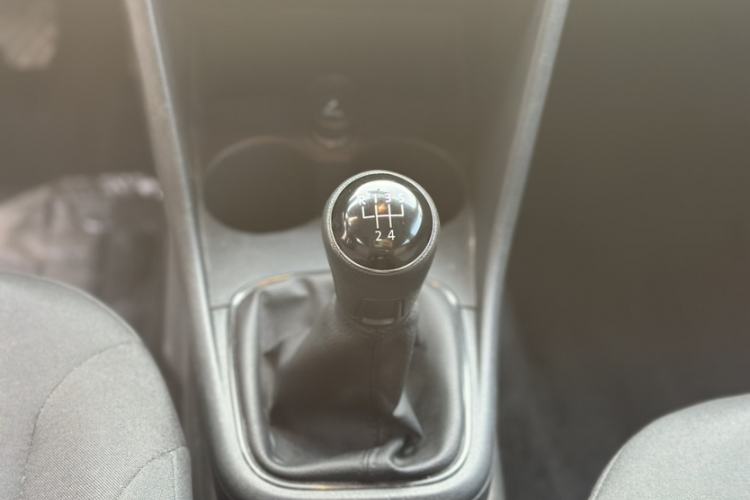 Used Volkswagen Polo 2016 1.4L Manual Fashion Model Gear Lever