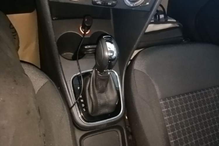Used Volkswagen Polo 2016 1.6L Automatic Comfort Model Gear Lever