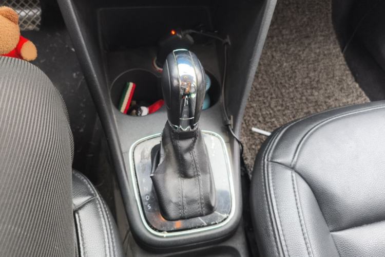 Used Volkswagen Polo 2016 1.6L Automatic Comfort Model Gear Lever