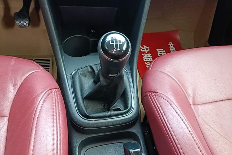 Used Volkswagen Polo 2016 1.4L Manual Fashion Model Gear Lever