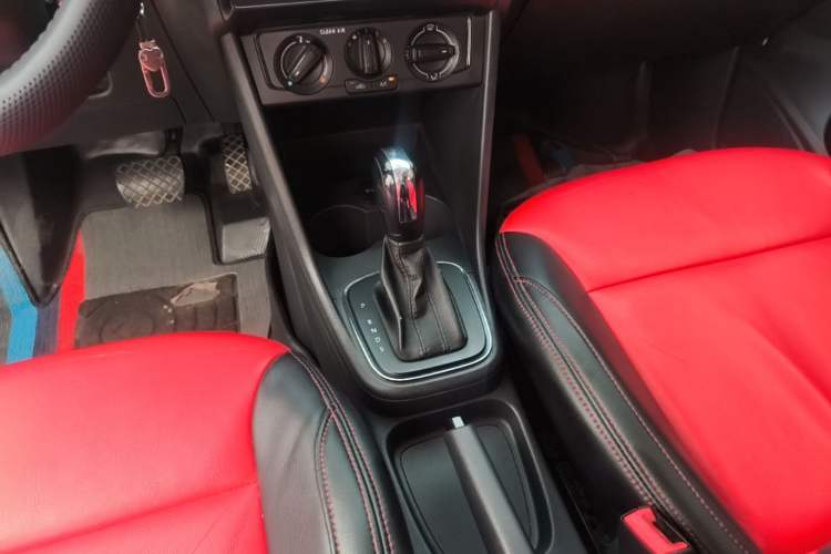 Used Volkswagen Polo 2016 1.4L Automatic Trendy Model Gear Lever