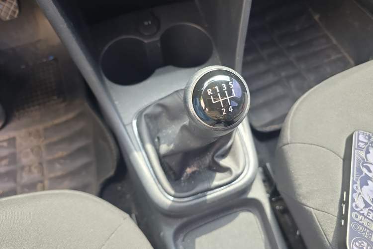 Used Volkswagen Polo 2016 1.4L Manual Fashion Model Gear Lever