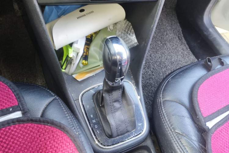 Used Volkswagen Polo 2016 1.6L Automatic Comfort Model Gear Lever
