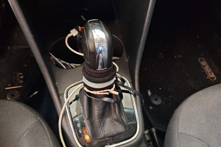 Used Volkswagen Polo 2016 1.6L Automatic Comfort Model Gear Lever