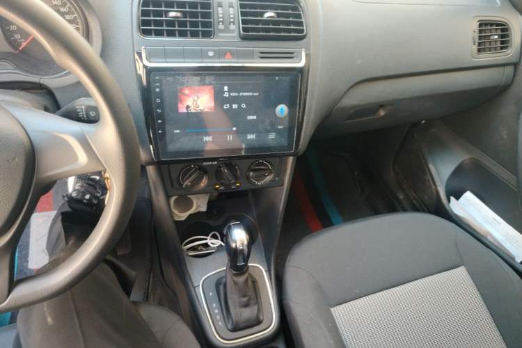 Used Volkswagen Polo 2016 1.4L Automatic Trendy Model Gear Lever