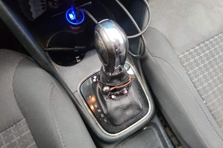 Used Volkswagen Polo 2016 1.6L Automatic Comfort Model Gear Lever