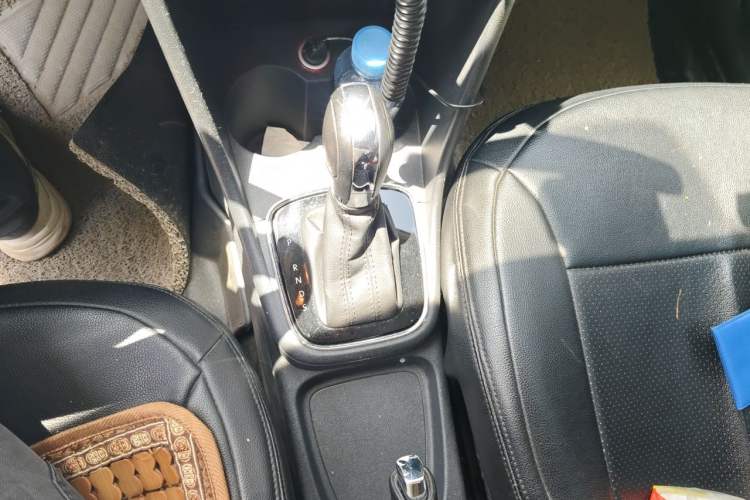 Used Volkswagen Polo 2016 1.6L Automatic Comfort Model Gear Lever