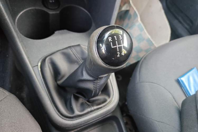 Used Volkswagen Polo 2016 1.4L Manual Fashion Model Gear Lever