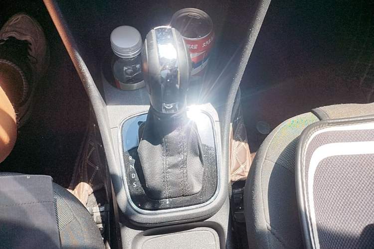 Used Volkswagen Polo 2016 1.6L Automatic Comfort Model Gear Lever