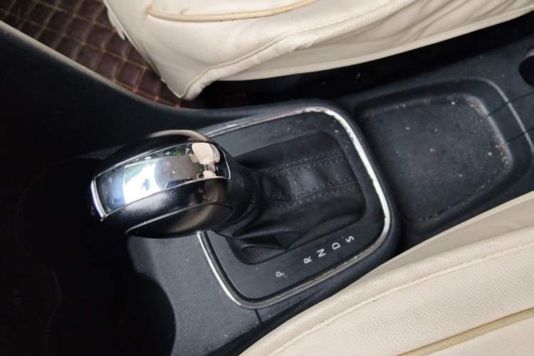Used Volkswagen Polo 2016 1.4L Automatic Trendy Model Gear Lever