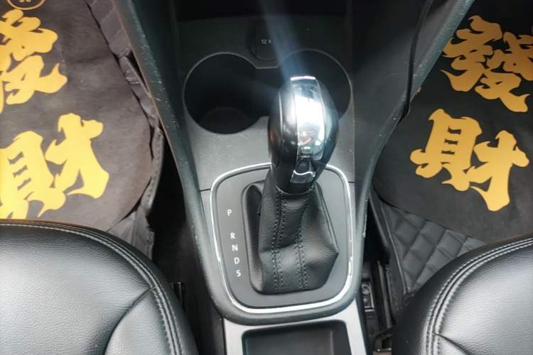 Used Volkswagen Polo 2016 1.4L Automatic Trendy Model Gear Lever