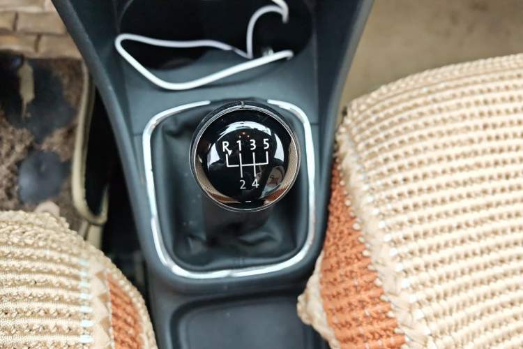 Used Volkswagen Polo 2016 1.6L Manual Comfort Model Gear Lever