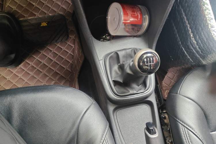 Used Volkswagen Polo 2016 1.4L Manual Fashion Model Gear Lever