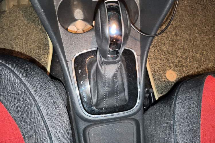 Used Volkswagen Polo 2016 1.6L Automatic Comfort Model Gear Lever