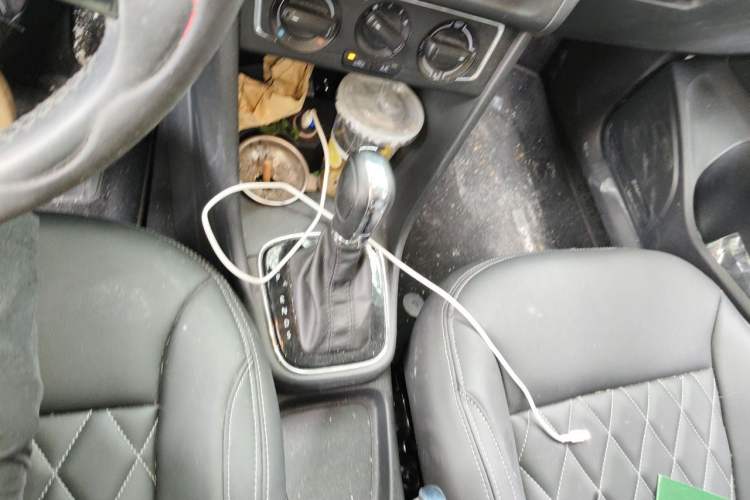 Used Volkswagen Polo 2016 1.6L Automatic Comfort Model Gear Lever