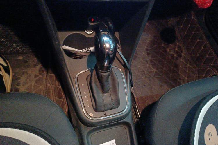 Used Volkswagen Polo 2016 1.4L Automatic Trendy Model Gear Lever
