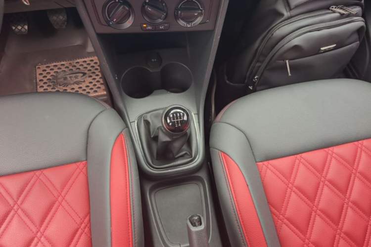 Used Volkswagen Polo 2016 1.4L Manual Fashion Model Gear Lever