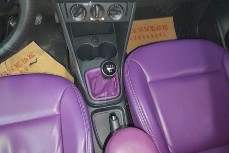 Used Volkswagen Polo 2016 1.4L Manual Fashion Model Gear Lever