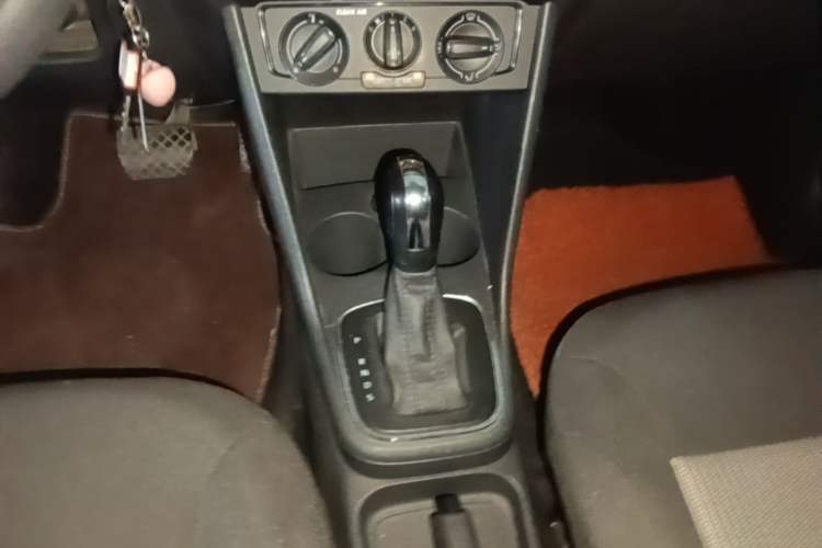Used Volkswagen Polo 2016 1.4L Automatic Trendy Model Gear Lever