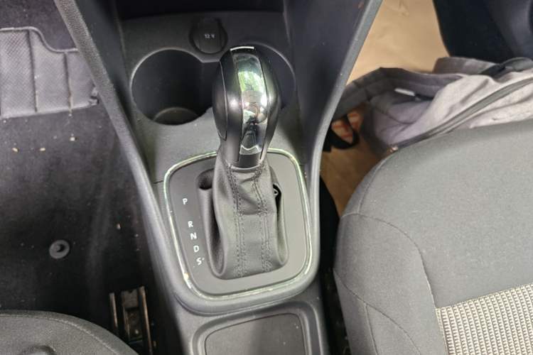 Used Volkswagen Polo 2016 1.4L Automatic Trendy Model Gear Lever