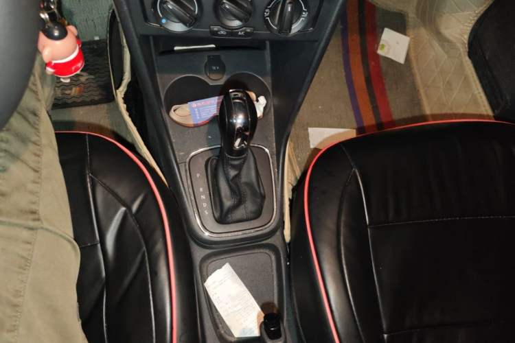 Used Volkswagen Polo 2016 1.4L Automatic Trendy Model Gear Lever