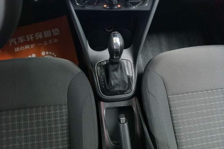 Used Volkswagen Polo 2016 1.6L Automatic Comfort Model Gear Lever