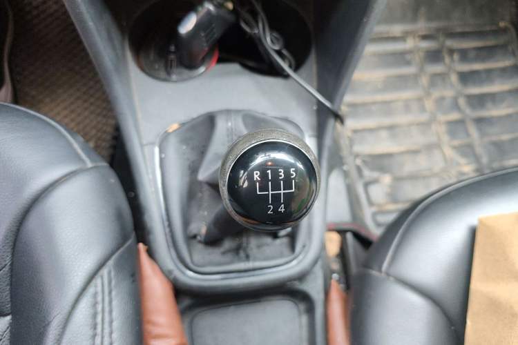 Used Volkswagen Polo 2016 1.4L Manual Fashion Model Gear Lever