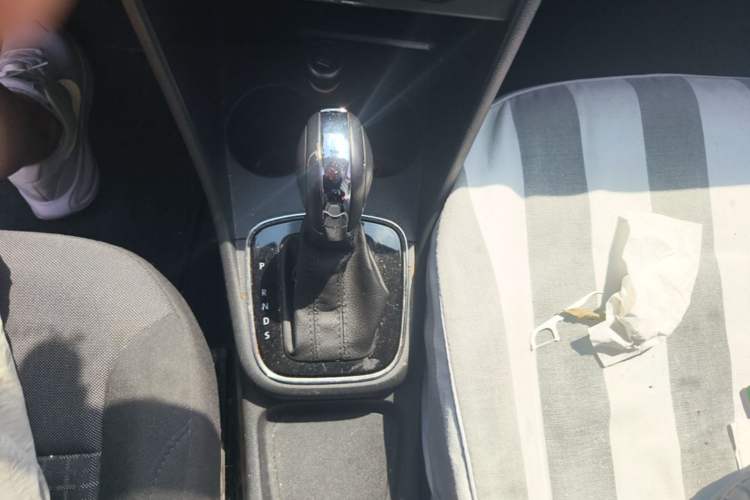 Used Volkswagen Polo 2016 1.6L Automatic Comfort Model Gear Lever