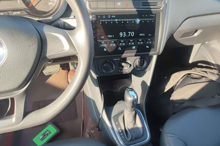 Used Volkswagen Polo 2016 1.4L Automatic Trendy Model Gear Lever