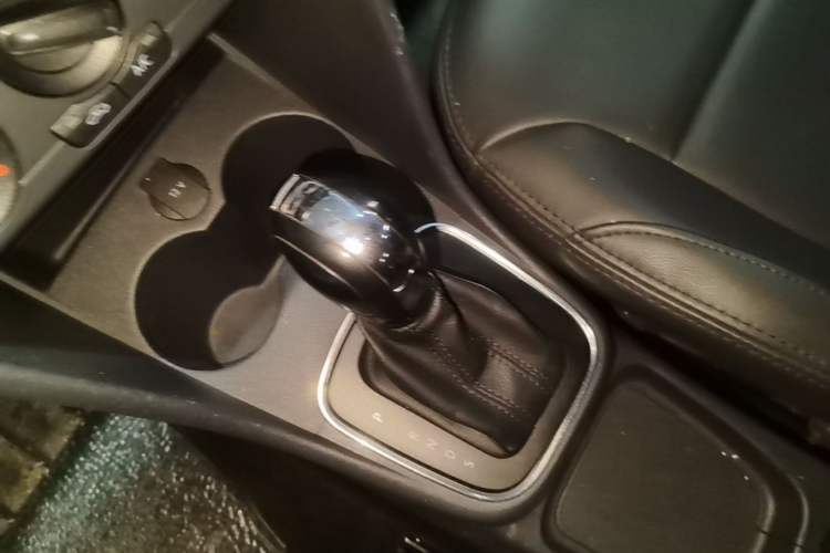 Used Volkswagen Polo 2016 1.4L Automatic Trendy Model Gear Lever