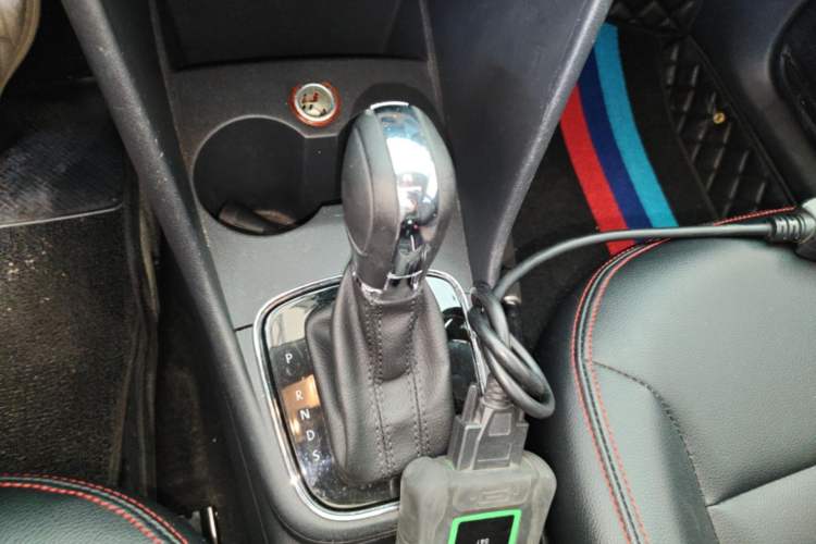 Used Volkswagen Polo 2016 1.6L Automatic Comfort Model Gear Lever