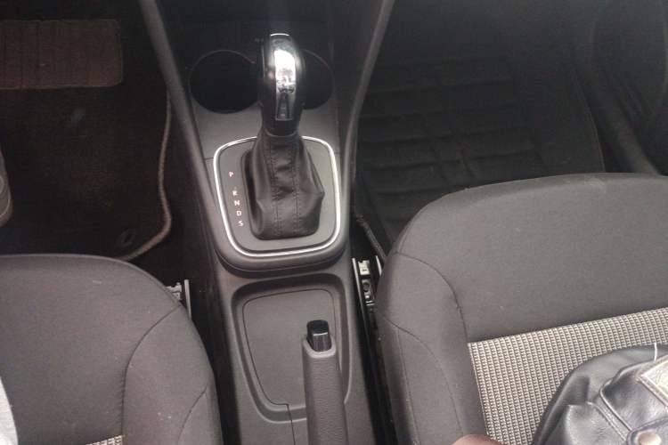 Used Volkswagen Polo 2016 1.4L Automatic Trendy Model Gear Lever