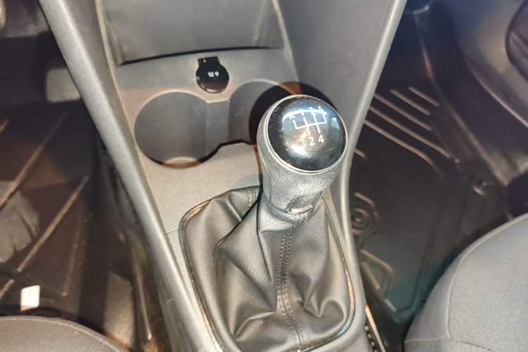 Used Volkswagen Polo 2016 1.4L Manual Fashion Model Gear Lever