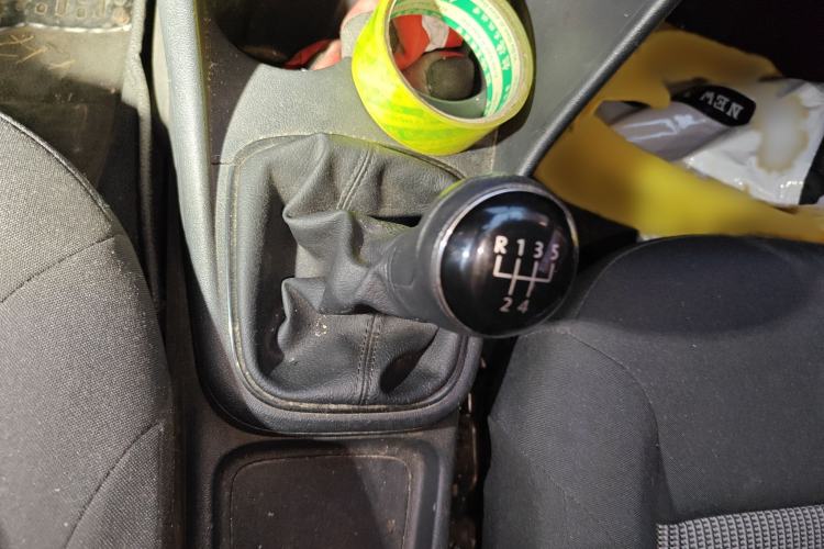 Used Volkswagen Polo 2016 1.4L Manual Fashion Model Gear Lever