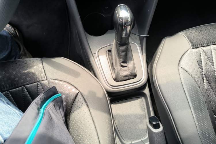 Used Volkswagen Polo 2016 1.4L Automatic Trendy Model Gear Lever