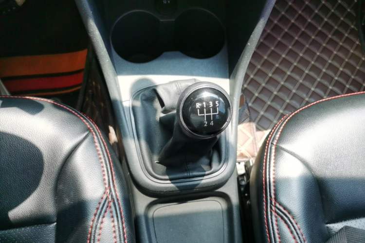 Used Volkswagen Polo 2016 1.4L Manual Fashion Model Gear Lever