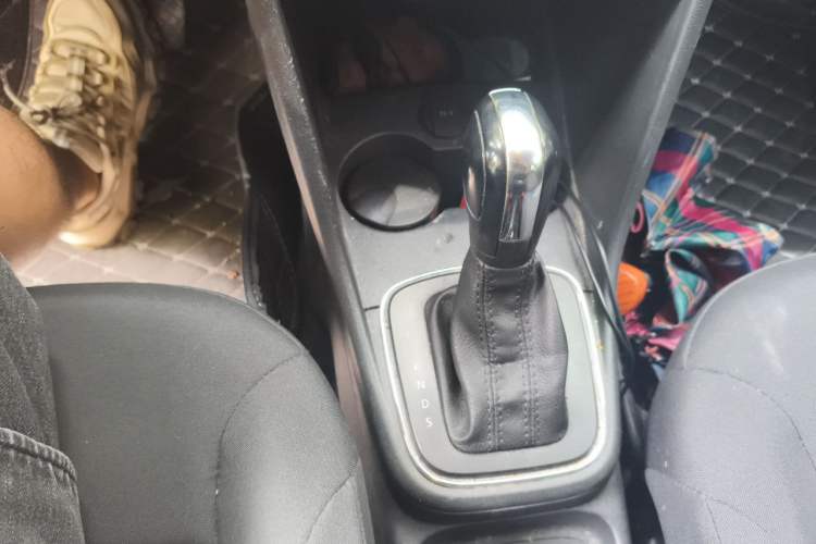 Used Volkswagen Polo 2016 1.4L Automatic Trendy Model Gear Lever