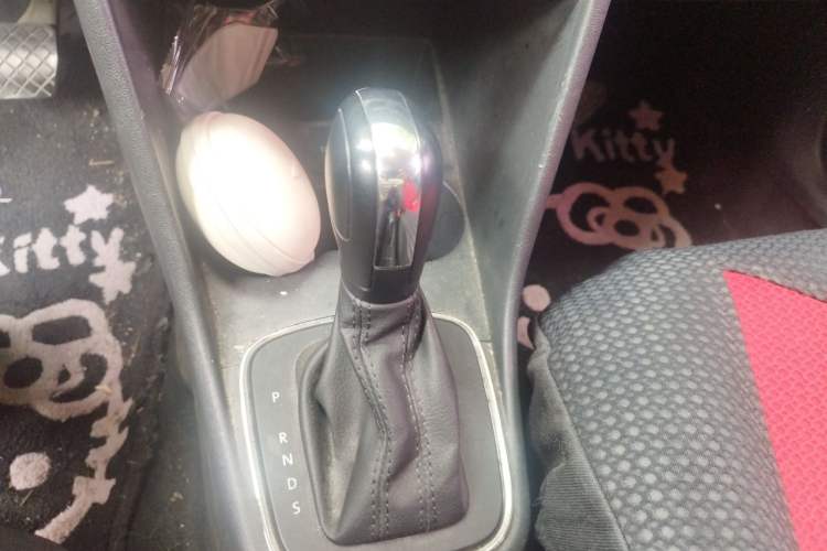 Used Volkswagen Polo 2016 1.4L Automatic Trendy Model Gear Lever