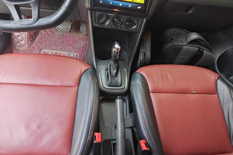 Used Volkswagen Polo 2016 1.4L Automatic Trendy Model Gear Lever