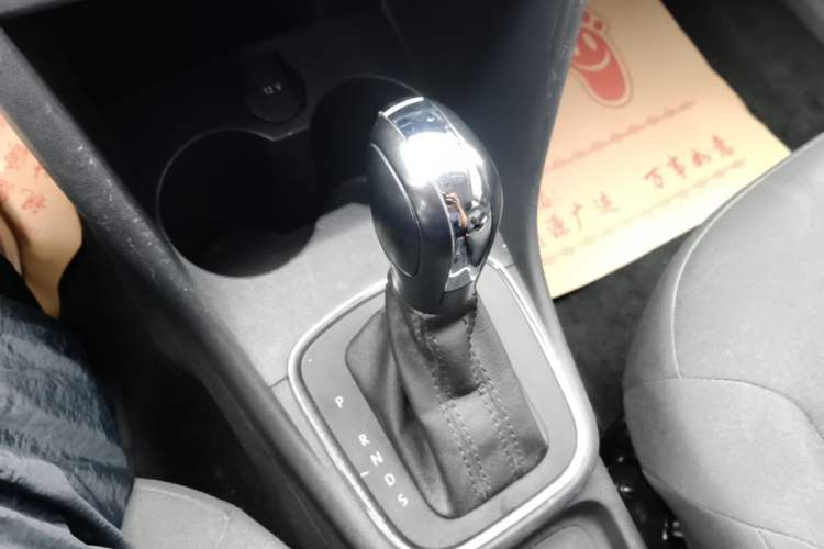 Used Volkswagen Polo 2016 1.4L Automatic Trendy Model Gear Lever