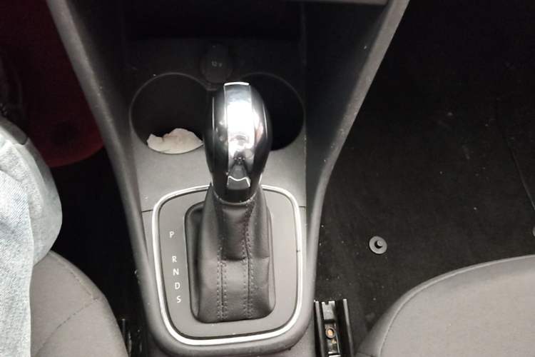Used Volkswagen Polo 2016 1.4L Automatic Trendy Model Gear Lever