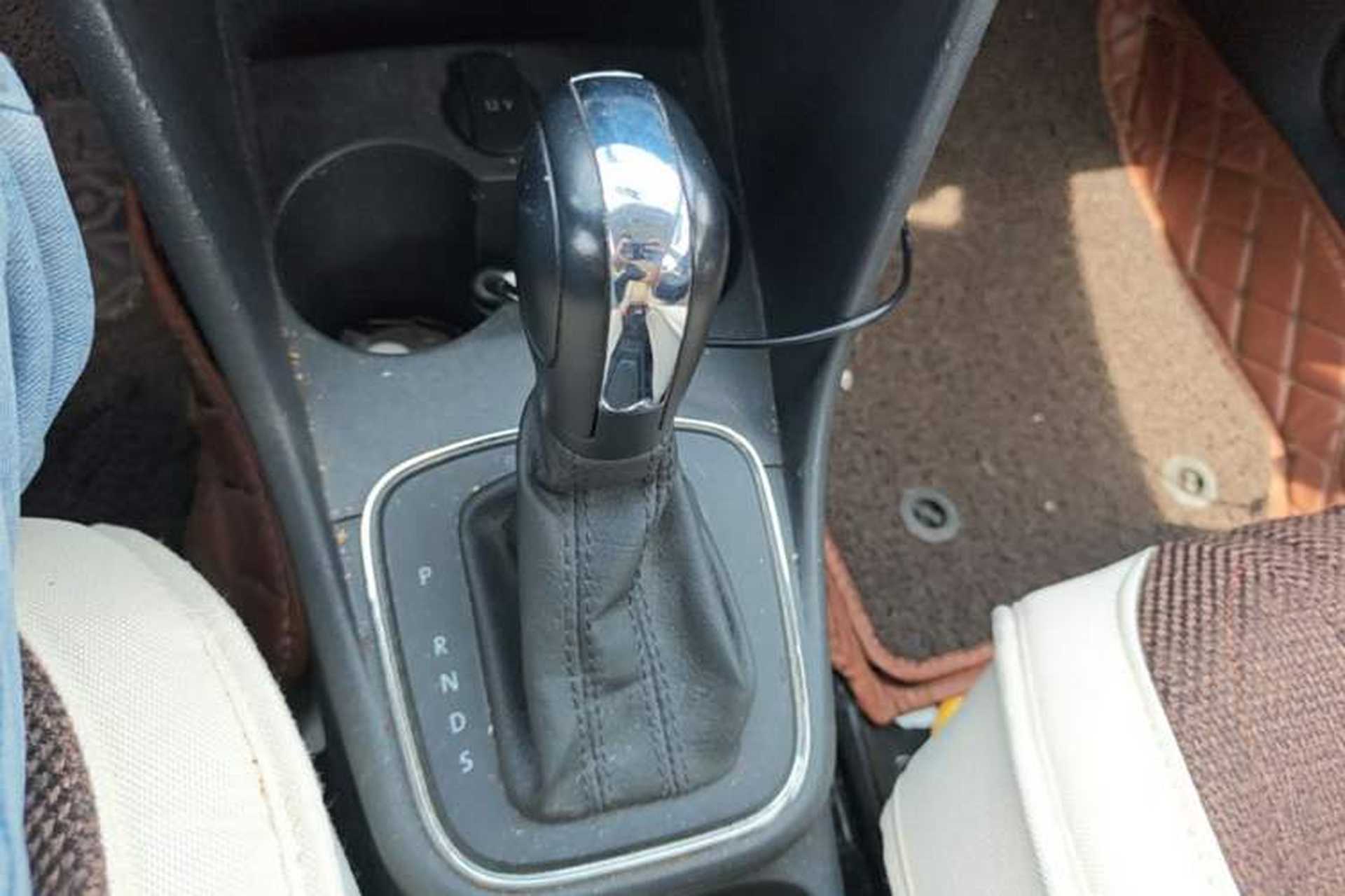 Used Volkswagen Polo 2016 1.4L Automatic Trendy Model Gear Lever